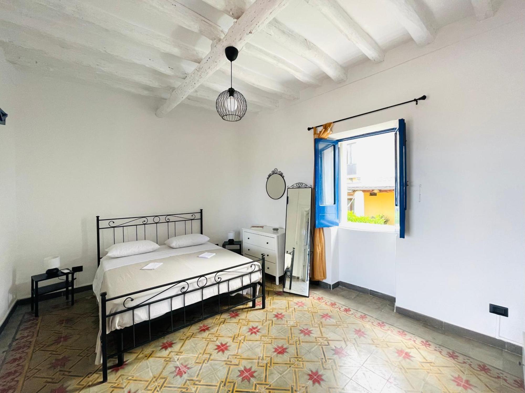Villa Margherita - Appartamenti A Due Passi Dal Corso Di Santa Marina Salina A 100 Mt Dalla Spiaggia Exterior photo