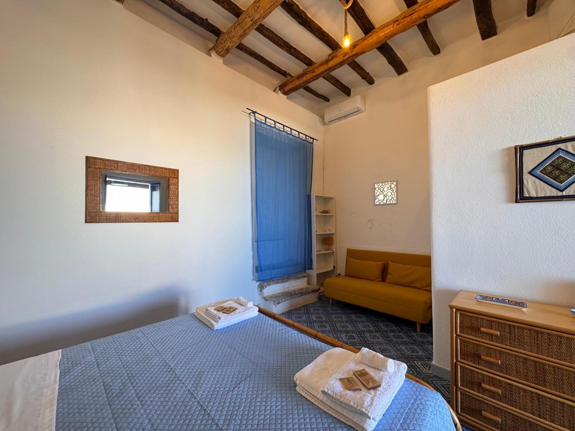 Villa Margherita - Appartamenti A Due Passi Dal Corso Di Santa Marina Salina A 100 Mt Dalla Spiaggia Exterior photo